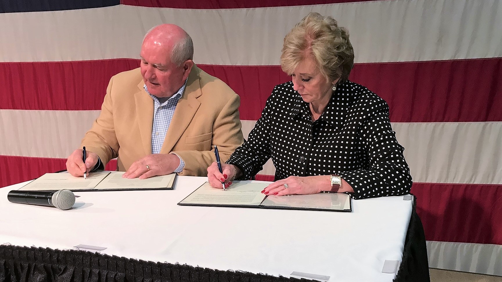 Usda And Sba Sign Mou To Help Businesses Ag Economies In Rural